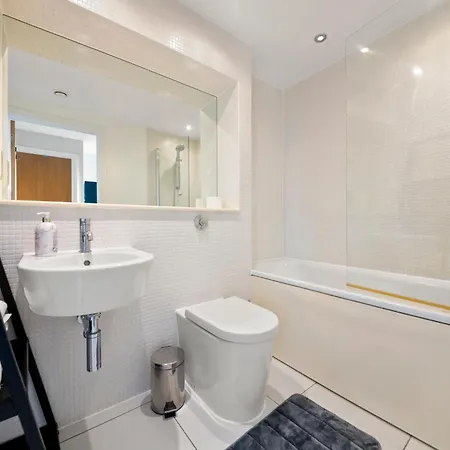Londwell, Canary Wharf Skyline Balcony Suite London Exterior photo